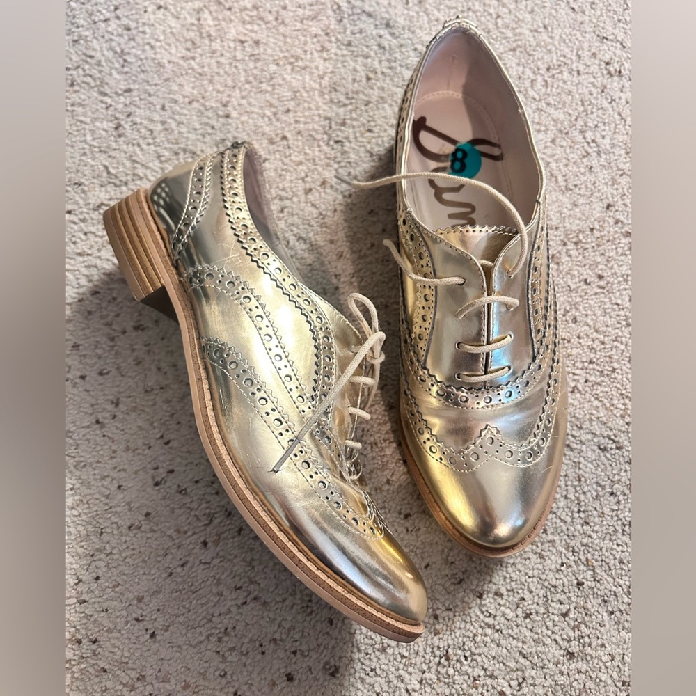 Sam Edelman Gold Brogue Oxford Shoes - size 8 but fit like 7.5